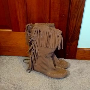 Penny loves Kenny ® Fringe boots!